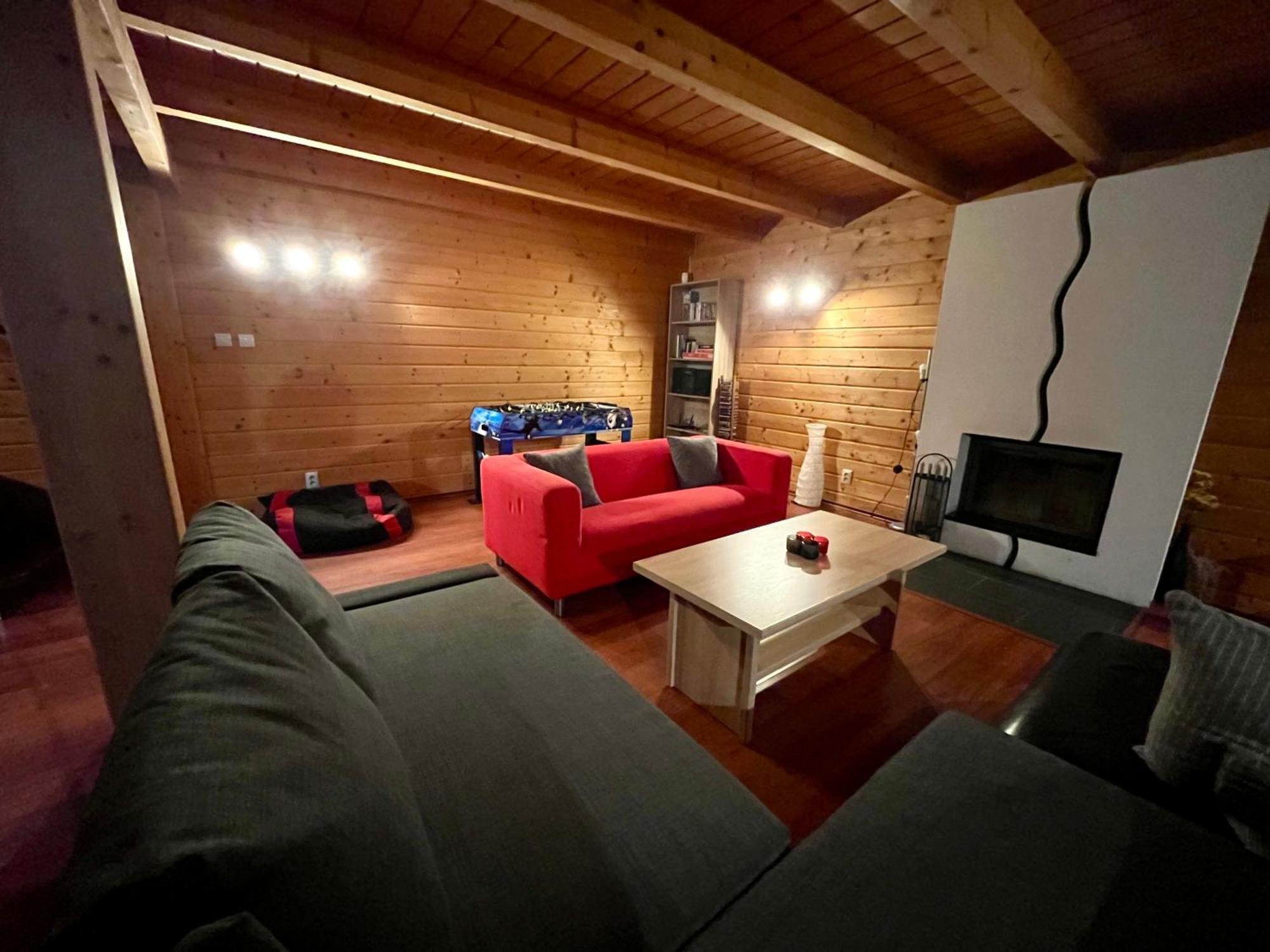 Zrub Alpinus Guest House Прибилина Екстериор снимка