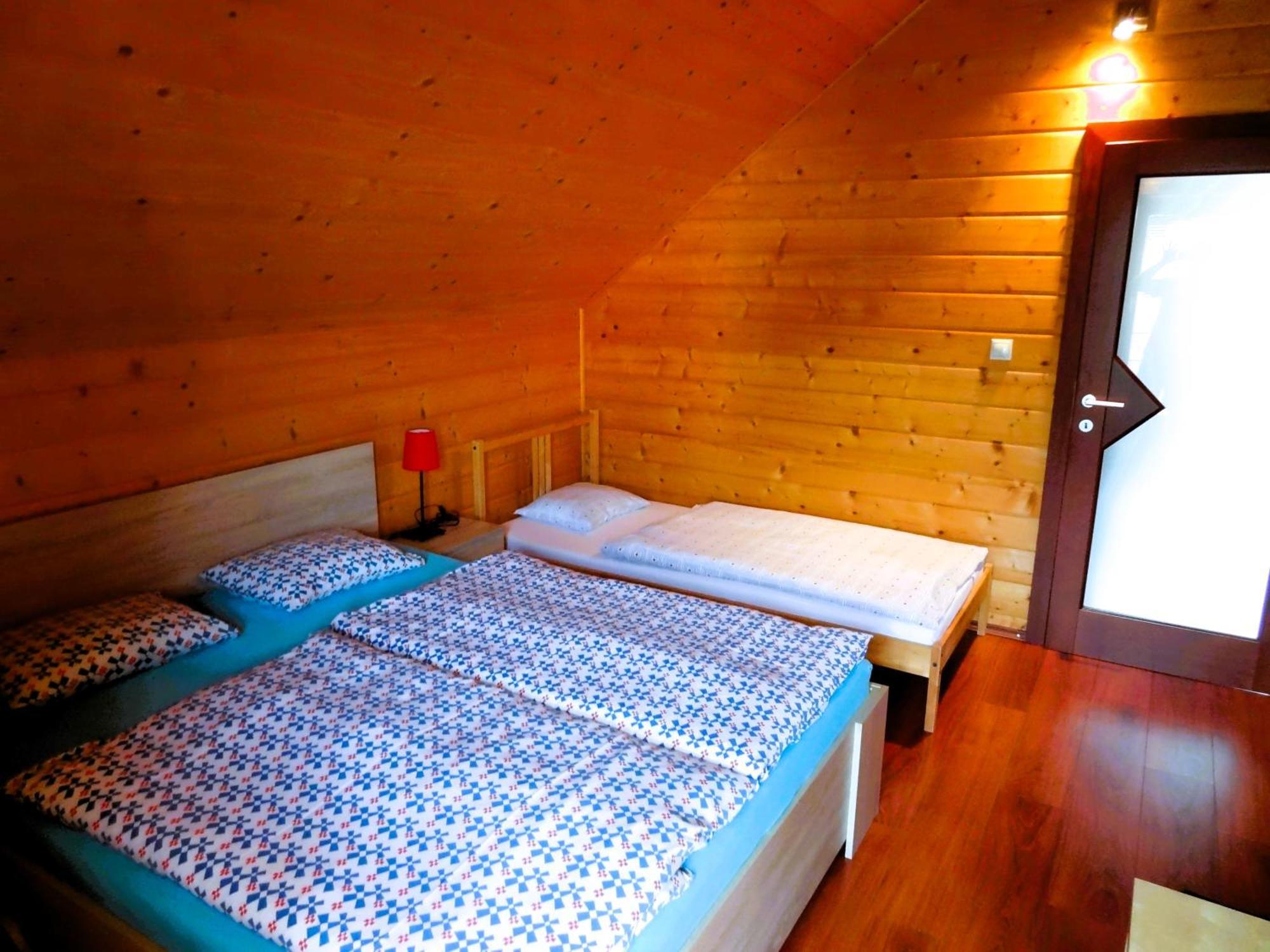 Zrub Alpinus Guest House Прибилина Екстериор снимка
