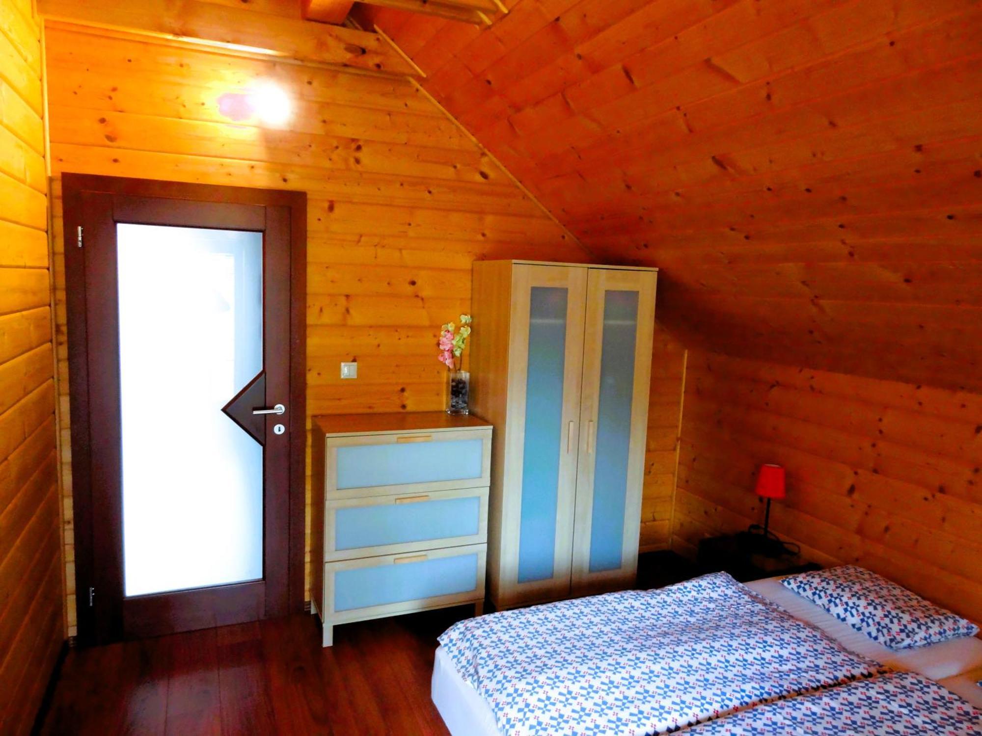 Zrub Alpinus Guest House Прибилина Екстериор снимка